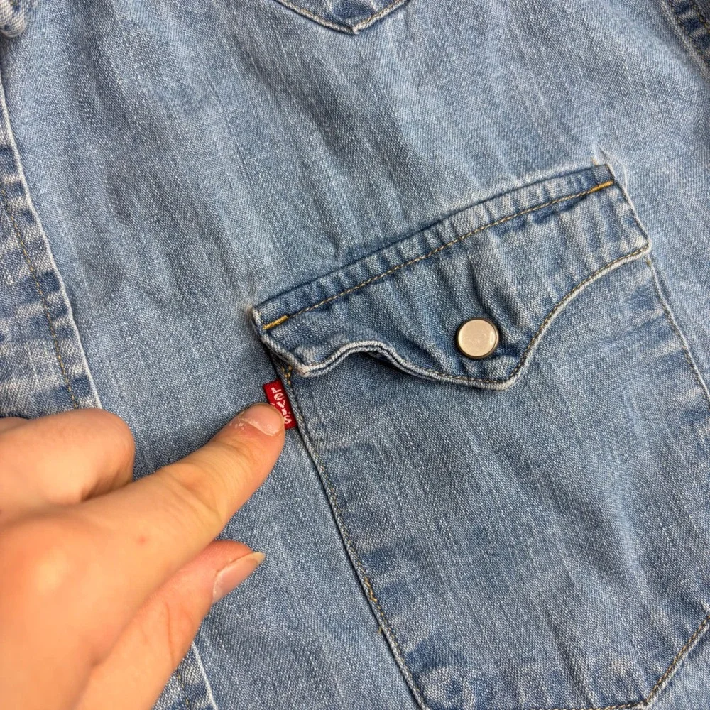 Levis Mens XXL Western Denim Shirt Light Wash Blue Pearl Snap Button Down